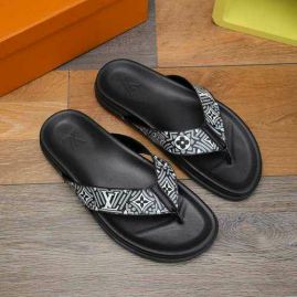 Picture of LV Slippers _SKU486954746641938